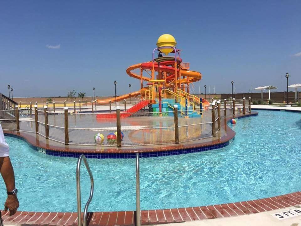 Holiday Inn Express Hotel And Suites Alice By Ihg Εξωτερικό φωτογραφία