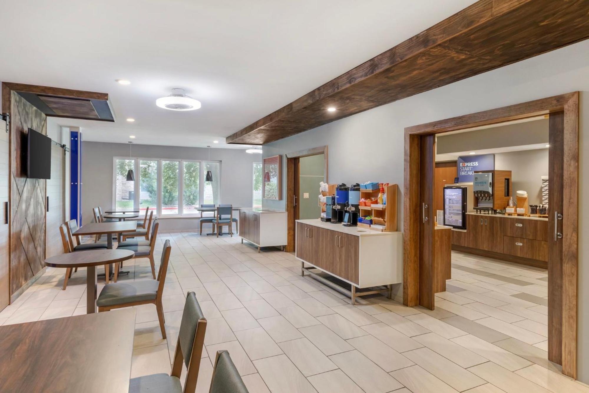 Holiday Inn Express Hotel And Suites Alice By Ihg Εξωτερικό φωτογραφία
