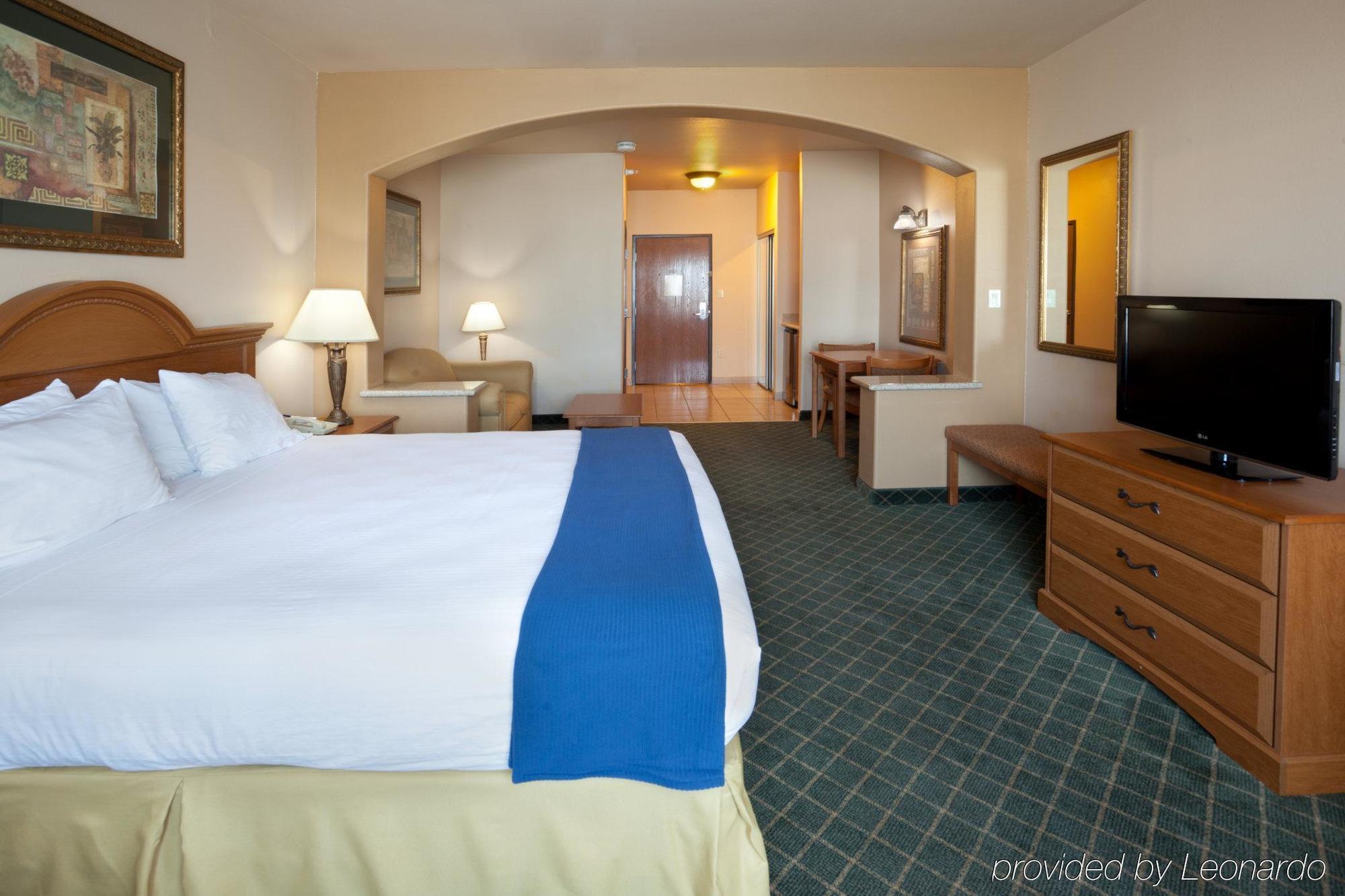 Holiday Inn Express Hotel And Suites Alice By Ihg Εξωτερικό φωτογραφία