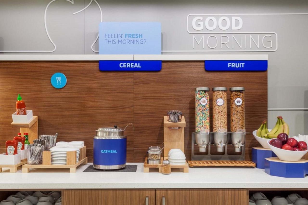 Holiday Inn Express Hotel And Suites Alice By Ihg Εξωτερικό φωτογραφία